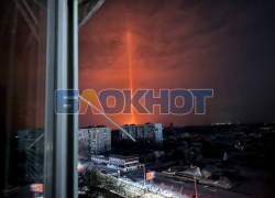 Странный луч, уходящий в небо, заметили жители обесточенного Мелитополя