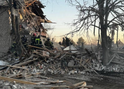 Трупы двух девочек достали из-под завалов на месте обрушившегося дома в запорожском селе 