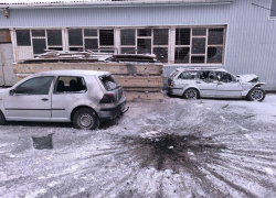 ВСУ четырежды ударили дронами по автомобильной стоянке в Васильевке: первые кадры с места ЧП