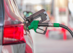 Космическую разницу цен на бензин в Бердянске и Большой России наглядно показал запорожский журналист