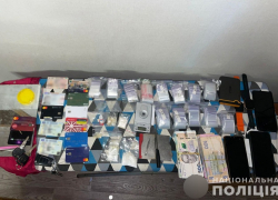 Полицейские задержали наркоторговку в Запорожье