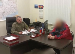 Дважды вонзил нож в шею: бердянец признался на камеру в расправе над своей мамой