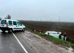 Запорожские спасатели деблокировали зажатого в машине мужчину