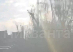 Украинский дрон ударил по жилому кварталу в Мелитополе: появилось видео