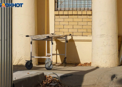 Дроны ВСУ ударили по молодежному центру во время выдачи гумпомощи жителям Каменки-Днепровской 