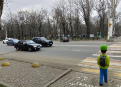 В Мелитополе начали установку лежачих полицейских на опасных участках дорог