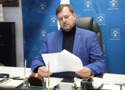 Балицкий обеспокоился крупным долгом по зарплатам перед коллективом запорожского избиркома