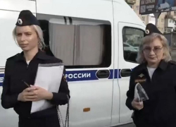 Полицейские выдали паспорта инвалидам и пенсионерам в Запорожской области