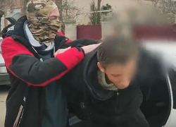 Втюхивал товары-фантомы: кадры задержания кибер-афериста показали в Запорожской области