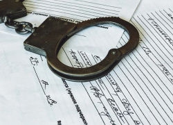 Пьяный житель Константиновки обматерил полицейских и попал под дело 