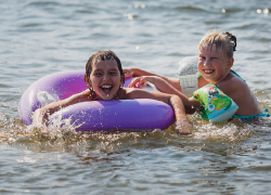 Угроза солнечного удара нависла над запорожцами из-за 40-градусного пекла