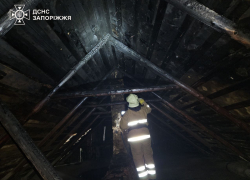 За ночь в городе Запорожье загорелись два жилых дома