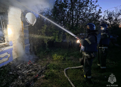 В Михайловском районе из-за короткого замыкания загорелся дом