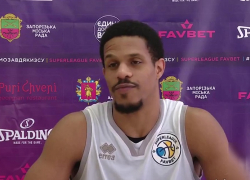 «Только не гэкай»: казус переводчика, не справившегося с украинским языком, попал на видео в Запорожье