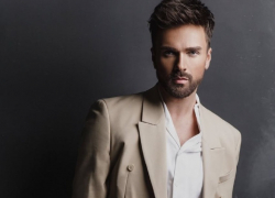 Проклятие “Евровидения”, травля и гостевой брак: как певец из Запорожья Александр Панайотов выбрался из нищеты и добился популярности