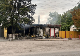 Два магазина в Каменке-Днепровской сгорели после ударов ВСУ в ночь на 24 июля