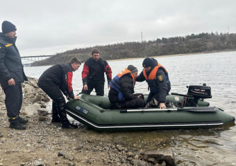 В городе Запорожье спасли сорвавшегося со скалы рыбака  