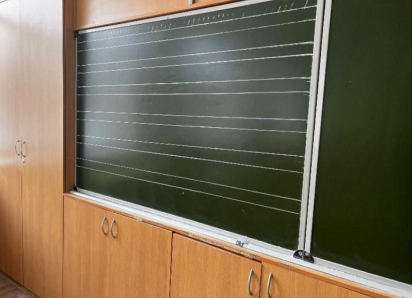 Читатели «Блокнота» ответили, нужно ли переводить школьников Днепрорудного на дистант