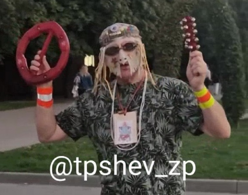 Прилюдный перфоманс шамана попал на видео в Запорожье