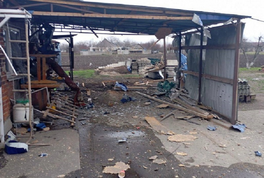 Появились фото с места дроновой атаки ВСУ по жилым домам в Васильевке