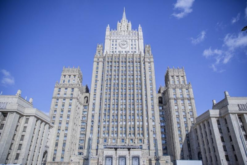 В МИД РФ призвали мировое сообщество отреагировать на атаку ВСУ по рынку в Токмаке