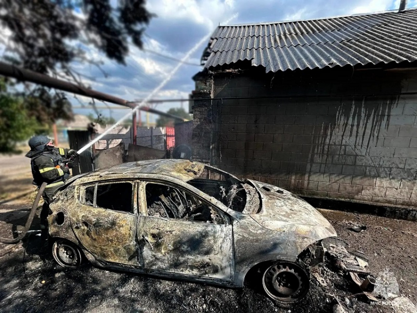 Пожарные потушили пожар после атаки ВСУ на Васильевку