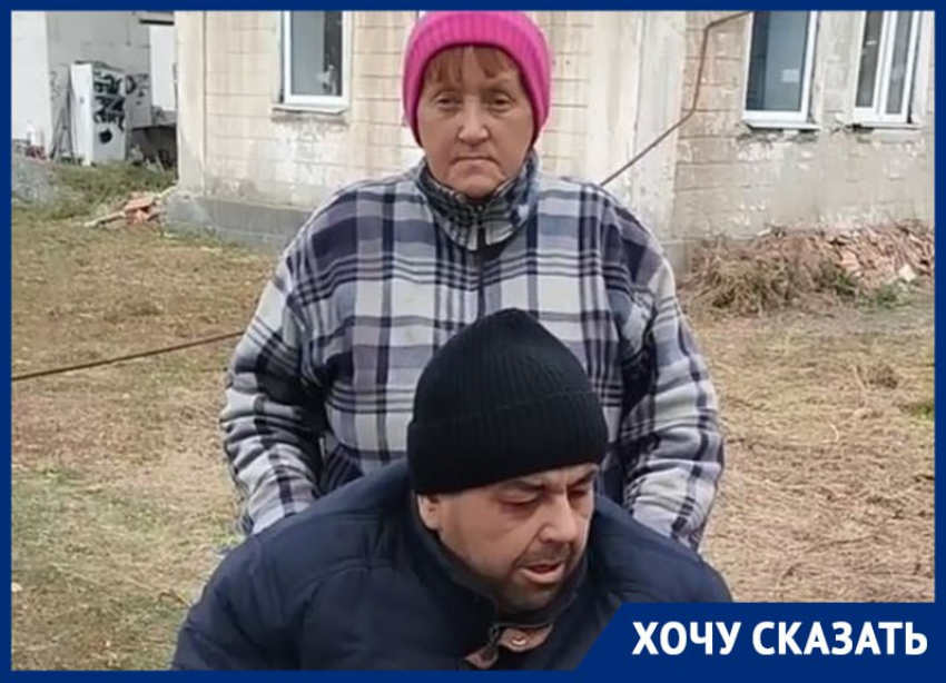Власти отказались давать жильё матери с сыном-инвалидом, потерявшим дом от удара ВСУ в Васильевском районе