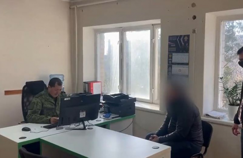 Более 2 млн рублей похитил у дочери погибшего участника СВО житель Акимовки