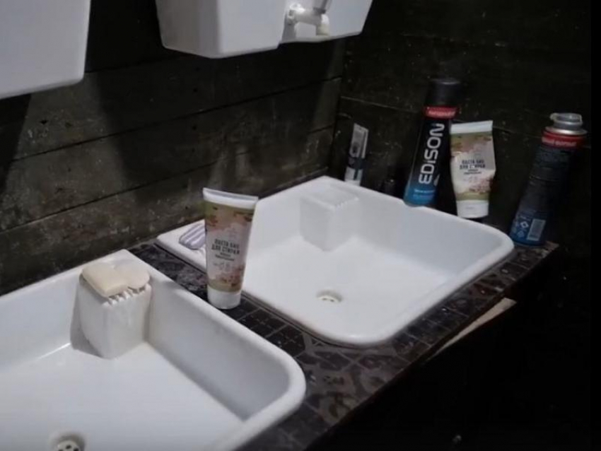 Как выглядят подземные казармы бойцов ВС РФ, показали на видео в Запорожье