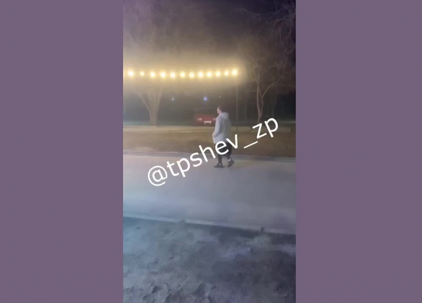 Запорожанка зачитала рэп на улице и стала звездой соцсетей