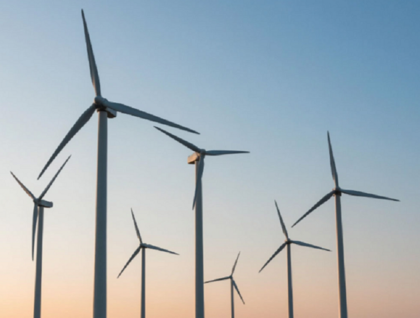 Дрон ВСУ ударил по ветрогенератору в Приморске