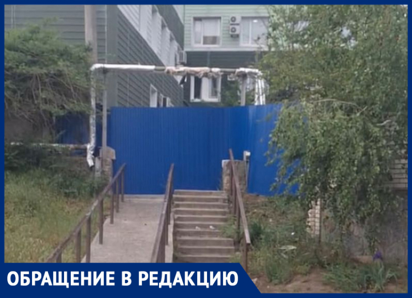 Строители «замуровали» жителей Садового переулка в Мелитополе