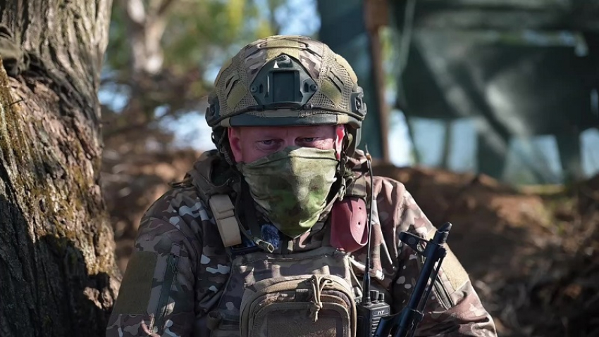 Штурмовик «Михалыч» рассказал, как 2 км нёс на себе раненого бойца на Запорожском фронте СВО