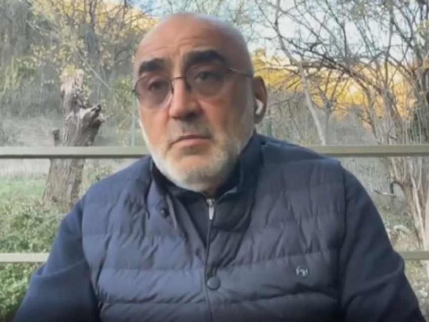 Почему нет смысла договариваться с Киевом о ненанесении ударов, ответил запорожский депутат