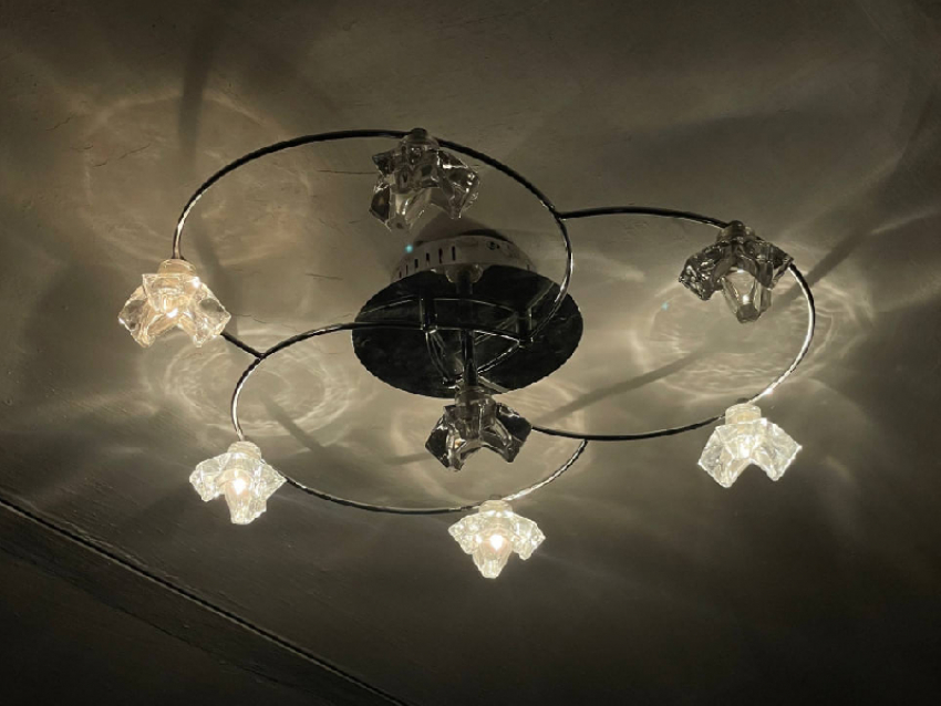 Энергетики четыре дня не могут вернуть свет запорожцам после удара ВСУ