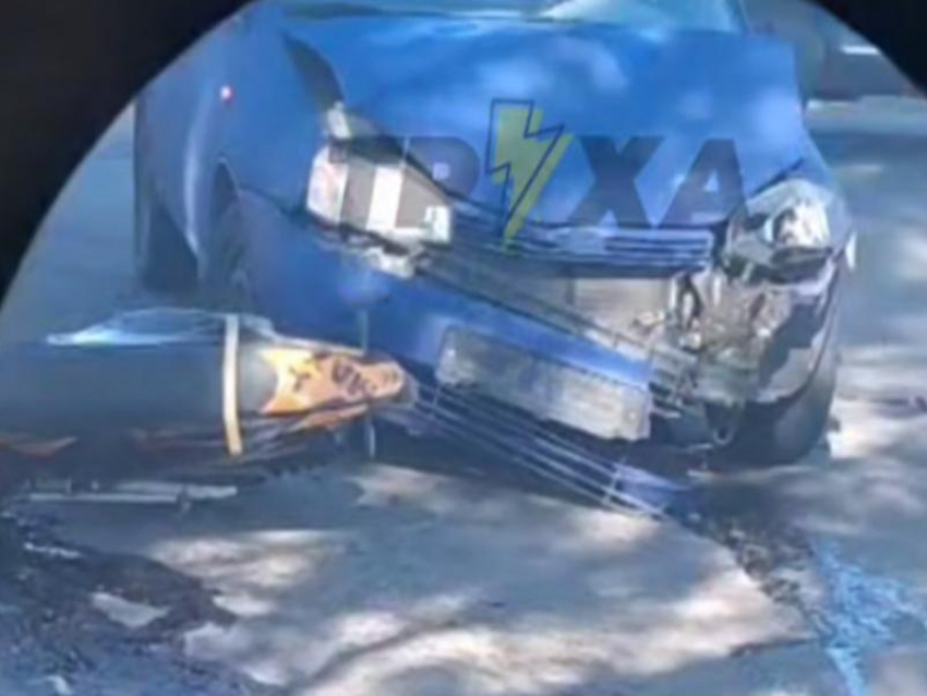 Мотоциклиста увезла скорая помощь после ДТП с легковушкой в Запорожье 