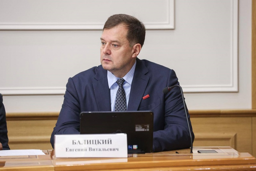 Губернатор Балицкий показал запорожцам своё детское фото в День матери