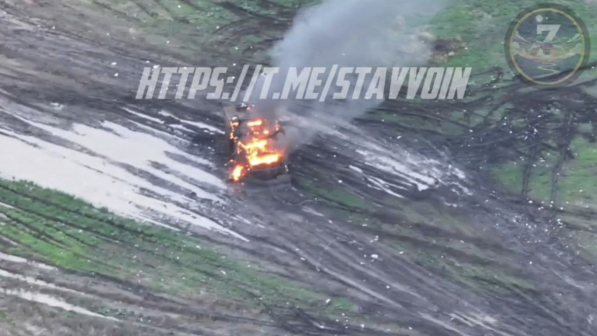 Российским бойцам удалось сжечь бронемашину ВСУ в 6 км от линии фронта у Магдалиновки