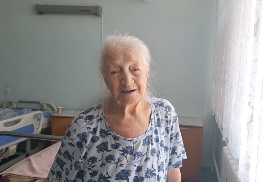 88-летняя пенсионерка написала стихи в благодарность врачам Токмакской ЦРБ