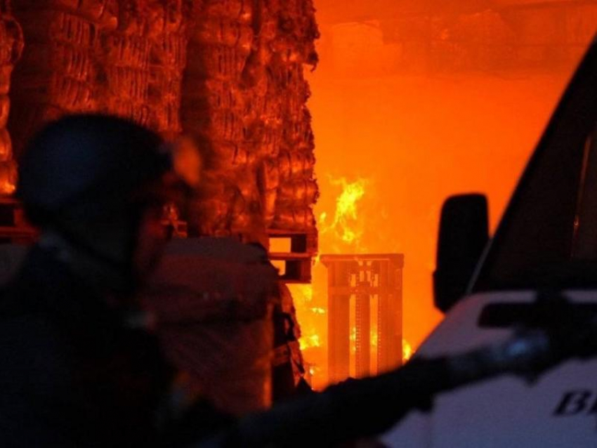 Запорожье в огне: ночью по военным объектам города ударили 14 российских шахедов