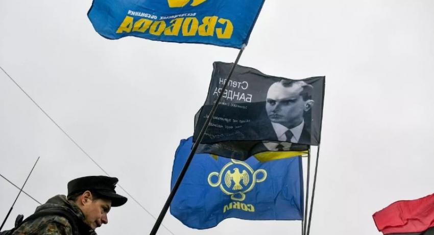 Автопробег с нацистскими флагами в поддержку пленных боевиков ВСУ прошел в Запорожье