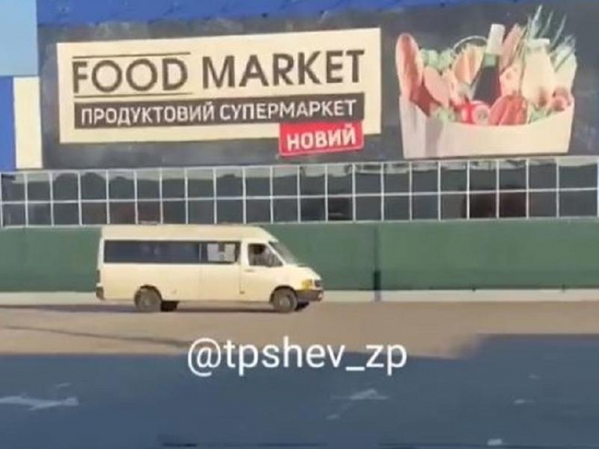Утренний маршруточный беспредел сняли на видео жители Запорожья