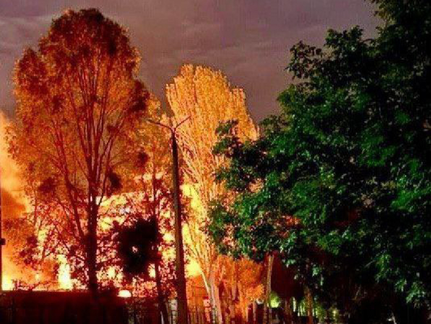 Загорелся завод, перебои со светом: как Запорожье перенесло рекордный удар по энергетике Украины