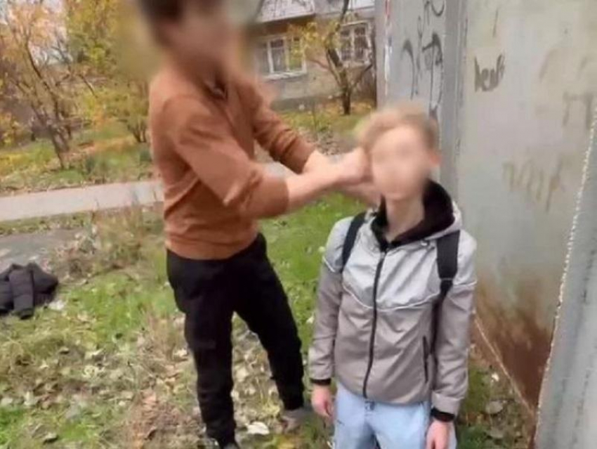 Раскрыто имя оператора, снимавшего видео с унижением русского парня в Мелитополе