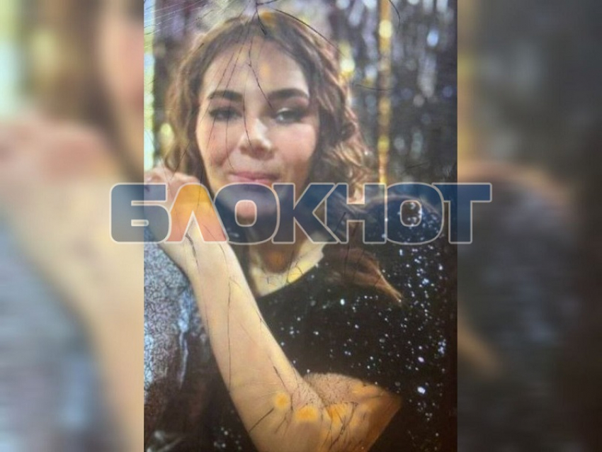 Двое мужчин в камуфляже похитили 25-летнюю девушку с татуировкой на запястье в Мелитополе