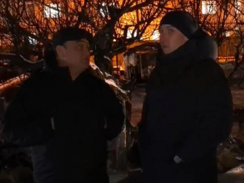 Зачем на ночь глядя мэр Золотарёв приехал к мелитопольцам на улицу Шмидта