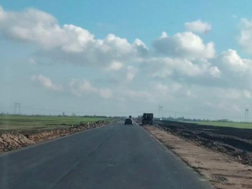 Как сейчас выглядит самый проблемный участок трассы Энергодар-Мелитополь, показал мэр Пухов