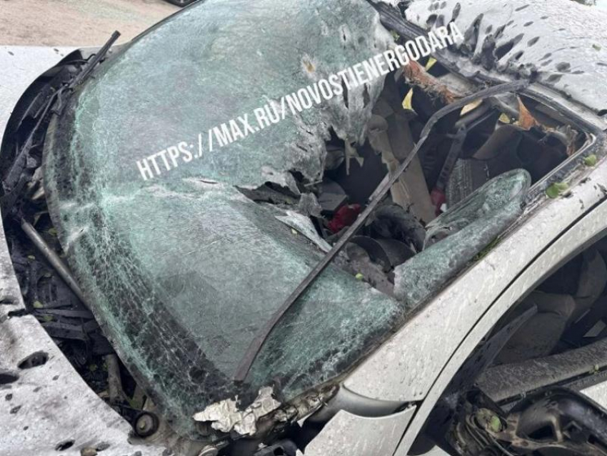 Тяжёлые дроны ВСУ летали ночью над Энергодаром и били по парковкам, повреждено семь авто