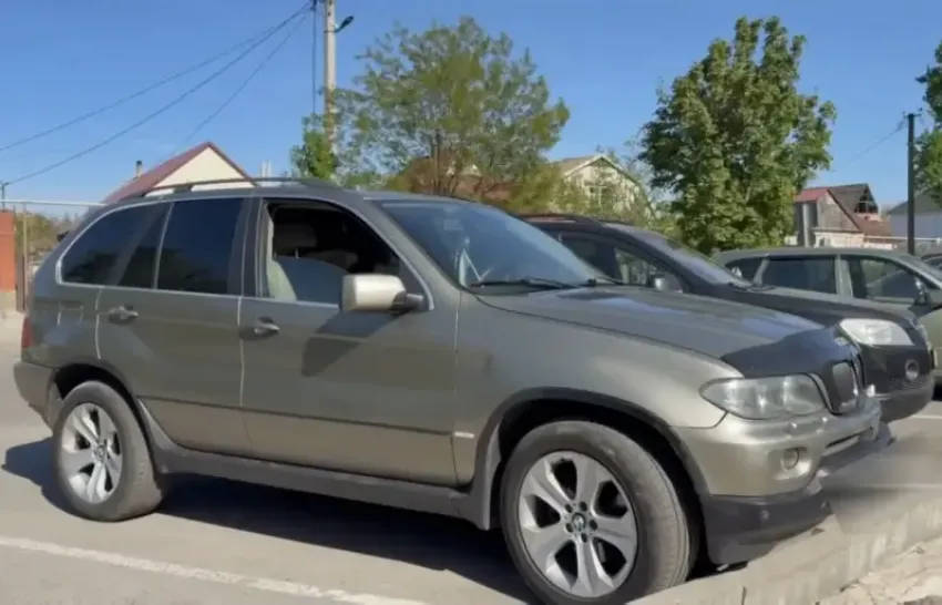 Мелитополец на BMW выехал на «встречку» и чуть не спровоцировал аварию в День Победы