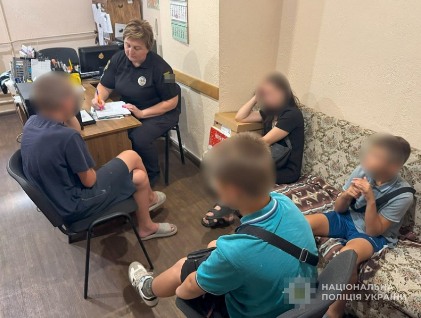 В Запорожье задержали подростков, снявших скандальное видео с избиением раздетого догола ребёнка